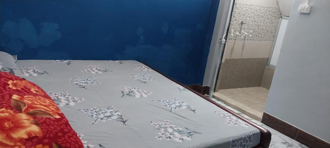 Aadi Shakti Bhawan Hotel Ayodhya Eksteriør billede